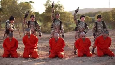 Uno de los menores es de nacionalidad británica, según su madre que lo reconoció en el video.