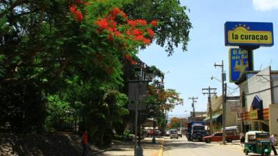 Zona comercial del municipio de Villanueva crece a paso lento.