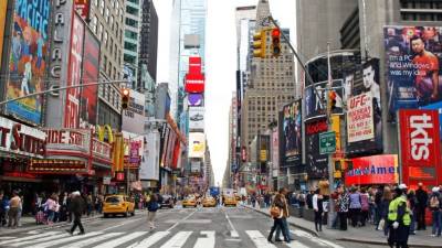 La célebre avenida neoyorquina había desplazado del primer lugar a Causeway Bay en 2014, indicó el estudio difundido en Cannes, sur de Francia, por el gabinete inmobiliario Cushman and Wakefield.