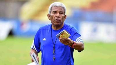 Héctor Castellón, entrenador del Vida. Foto Samuel Zelaya