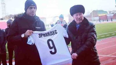 A Eddie se le asignó el dorsal 9.