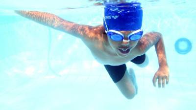 Cristopher apasionado por el agua y la música....