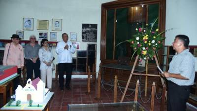 Los miembros de la Academia tuvieron un conversatorio sobre la vida de Ramón Amaya Amador. Foto: Samuel Zelaya