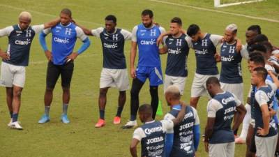 Honduras reportó a dos futbolistas de baja en la Copa Oro por estar contagiados por coronavirus.