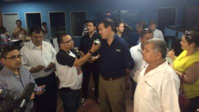 Carlos Madero se reunió con el personal de diario Tiempo ante las demandas laborales de los empleados.