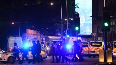 Armed police work at the scene of a terror attack in central London on June 3, 2017.Armed police opened fire during what they described as a 'terrorist' attack in central London Saturday after reports of stabbings and a van ploughing into pedestrians just days ahead of a general election. / AFP PHOTO / Justin TALLIS