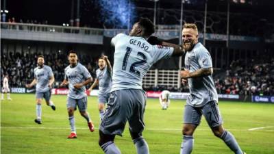 La celebración del gol de Gerso Fernandes, que significó el 2-0 del Sporting Kansas City contra el Toluca.