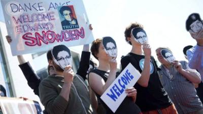 Seguidores de Snowden en Alemania continúan brindándole su apoyo.