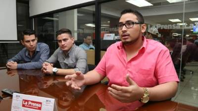Kevin Lara, Arnol Gutiérrez y David Pinett durante su visita a LA PRENSA. Foto: Amílcar Izaguirre.