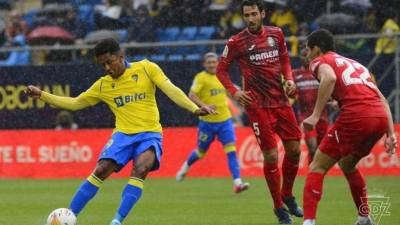 Antony Lozano fue titular en la victoria del Cádiz ante Villarreal. Foto Twitter Cádiz.