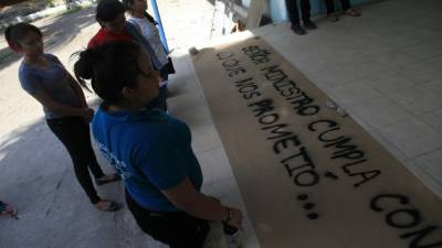 Los alumnos se preparan para salir a las calles a protestar contra el aparente cierre.