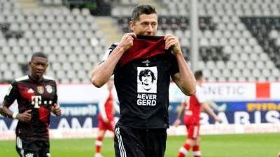 Robert Lewandowski sigue haciendo historia con el Bayern Múnich. Alcanzó el récord de la leyenda alemana Gerd Müller.
