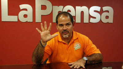 El candidato presidencial por el Partido de Innovación y Unidad Social Demócrata (Pinu-SD), Jorge Aguilar, en su visita a Diario LA PRENSA.