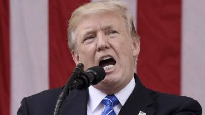 TRM30 ARLINGTON (ESTADOS UNIDOS) 29/05/2017.- El presidente de los Estados Unidos, Donald Trump, da un discurso durante la ceremonia de la ofrenda floral a los militares fallecidos en combate con motivo del Día de los Caídos, en el cementerio nacional de Arlington, Virginia (Estados Unidos) hoy, 29 de mayo de 2017. EFE/Olivier Douliery **POOL**