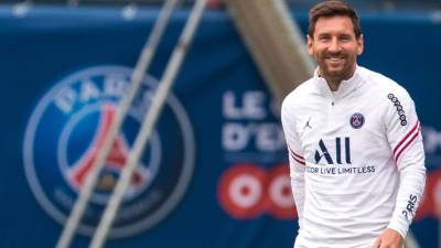 Lionel Messi, durante una sesión de entrenamiento con el PSG en el complejo deportivo Camp des Loges, cerca de París. Foto EFE