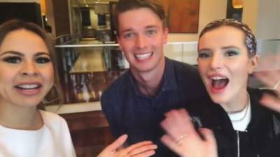 Lipstickfables junto a Patrick Schwarzenegger y Bella Thorne.