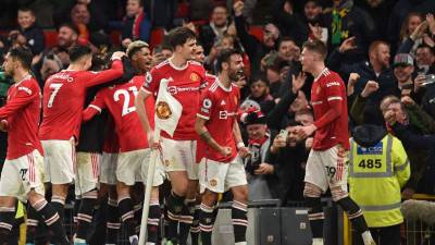 La plantilla del Manchester United celebró con mucha euforia la victoria como local.
