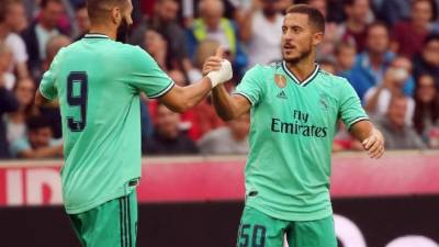 Eden Hazard festejó su gol con Karim Benzema.