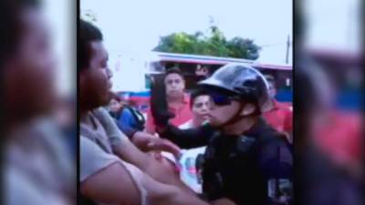 Uno de los agentes alegó que el hondureño 'tenía Ébola'.