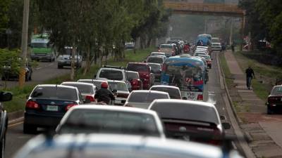 La Ahdippe es del criterio que un 'hoy no circula' parcial sea implementado por horas picos por número de placa para no afectar a la población hondureña. 'En el caso de los taxis, podrían salir unos en la mañana, otros en tarde o dos vecces a la semana.