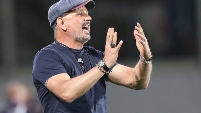 El entrenador de 51 años, que acaba de renovar su contrato hasta 2023, estará aislado dos semanas.