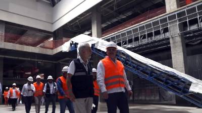 Fernando Paiz y Armando Calidonio en la visita al complejo en construcción.
