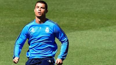 Cristiano Ronaldo durante el entrenamiento de este martes del Real Madrid. Foto AFP