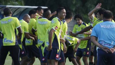 Antes de los trabajos, los jugadores les dieron la bienvenida a los nuevos integrantes de la Máquina.