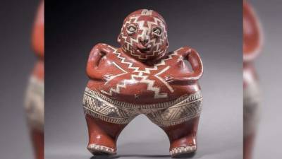 Fotografía facilitada por la casa de subastas Drouot, de la Venús de Chupicuaro, una de las esculturas que forman parte de la exposición 'Nosotros y los Otros', inaugurada hoy en el Museo del Hombre de París. EFE