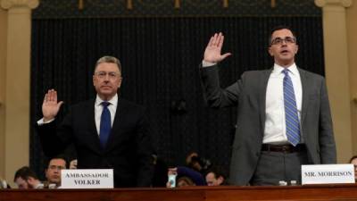 El ex enviado de EEUU a Ucrania, Kurt Volker, y el funcionario Tim Morrison testifican esta tarde ante el Congreso de EEUU./AFP.