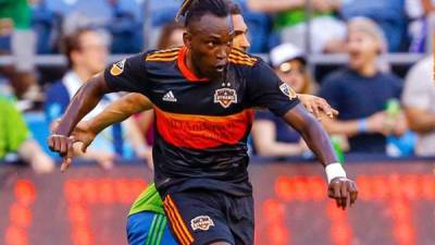 Alberth Elis no pudo evitar la caída del Houston Dynamo ante el Seatle Sounders. Foto Houston Dynamo Twitter.