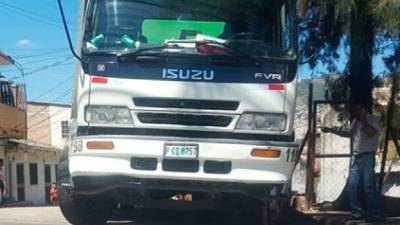 El presunto delincuente fue identificado como Jair Castillo y el guardia como Julio Romero Alvarado Fúnez.