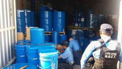 El cargamento de lubricantes decomisado estaba en las bodegas de la empresa investigada, en el barrio Lempira.