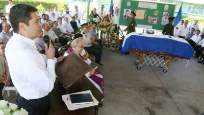 El Presidente en su participación en el velorio.