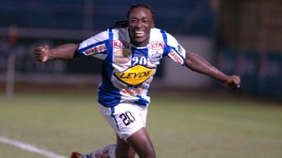 Rony Flores espera seguir marcando contra el Vida