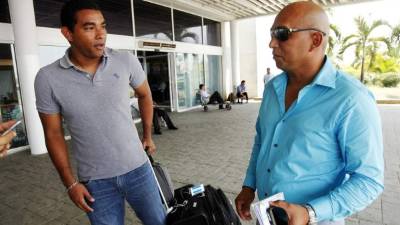 José Mendoza junto a su agente Manrique Amador. Foto Neptalí Romero