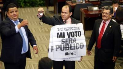 El diputado Luis Cruz reclama voto público .