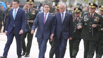 Rolando Argueta, presidente de la Corte Suprema de Justicia, Jua Orlando Hernández, presidente del Ejecutivo y Mauricio Oliva, presidente del Congreso Nacional.