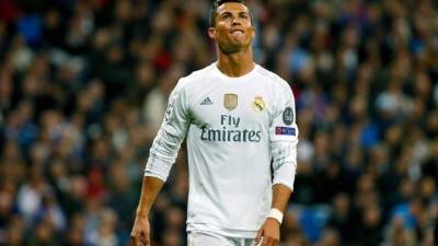 Cristiano Ronaldo, visiblemente enfadado, por no anotar ante el PSG. Foto EFE