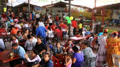 La plaza se encuentra en la tercera avenida.