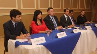 Integrantes de la misión técnica del FMI y las autoridades del Gabinete Económico dieron a conocer los resultados.