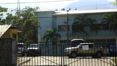 Familiares de las víctimas retiraron ayer sus restos de la morgue.