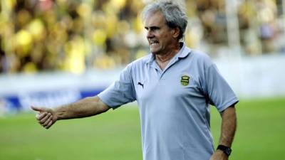 Mario Zanabria durante el partido ante Platense. Foto Neptalí Romero