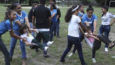 Los estudiantes del José Trinidad Reyes compartieron con los niños de otras escuelas y les enseñaron a poner en práctica los juegos propios de la cultura hondureña.