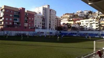 Los hechos sucedieron el pasado domingo en el campo de San Ignacio. Al finalizar el partido, cuando los jugadores de El Palo celebraban la victoria, un grupo de aficionados saltaron al campo para apuñalar al joven.