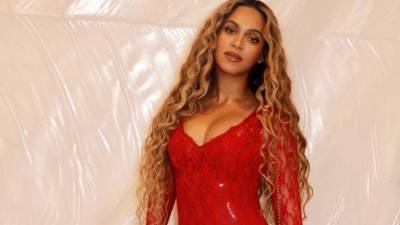 El álbum es una recopilación de interpretaciones en vivo que ha hecho a lo largo de su carrera.