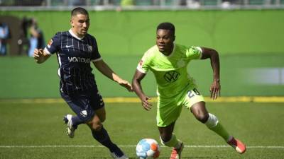 El Wolfsburgo utilizó un cambio más en la Copa y ha quedado al margen de la competencia. Foto AFP.