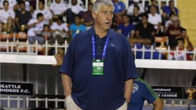 Schmid asegura que no pudo traer a los mejores jugadores del club por diversas situaciones.