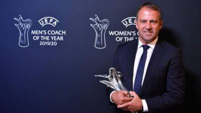 Hans-Dieter Flick fue galardonado como el mejor entrenador de la Champions League 2019-2020. Foto EFE