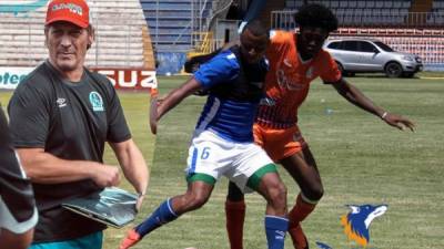 Pedro Troglio dirigió su primer partido como entrenador del Olimpia y perdió ante la UPN.